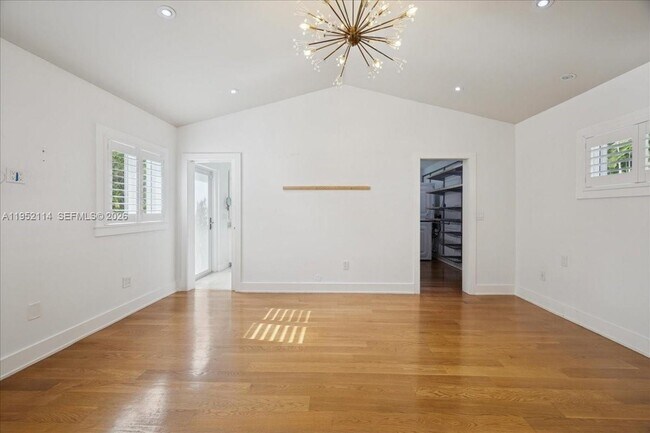 Building Photo - 2910 Calusa St