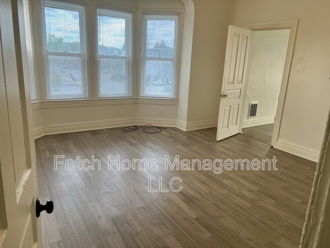 Building Photo - 123 S Richland Ave