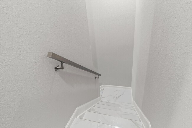 Building Photo - 221 SW 159th Way