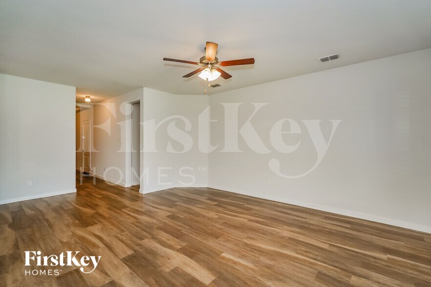 Building Photo - 9005 Dameron Dr