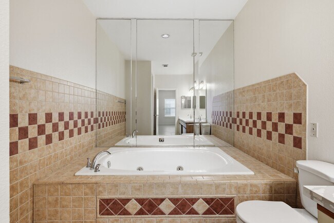 Building Photo - 2978 Holly Hall St