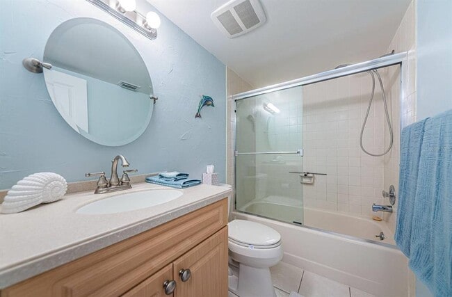 Building Photo - 6291 Bahia Del Mar Cir N