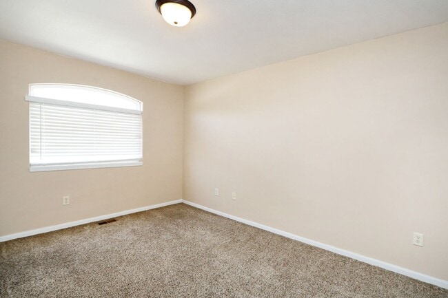 Building Photo - Beautifully Redone 2 Story Home!
