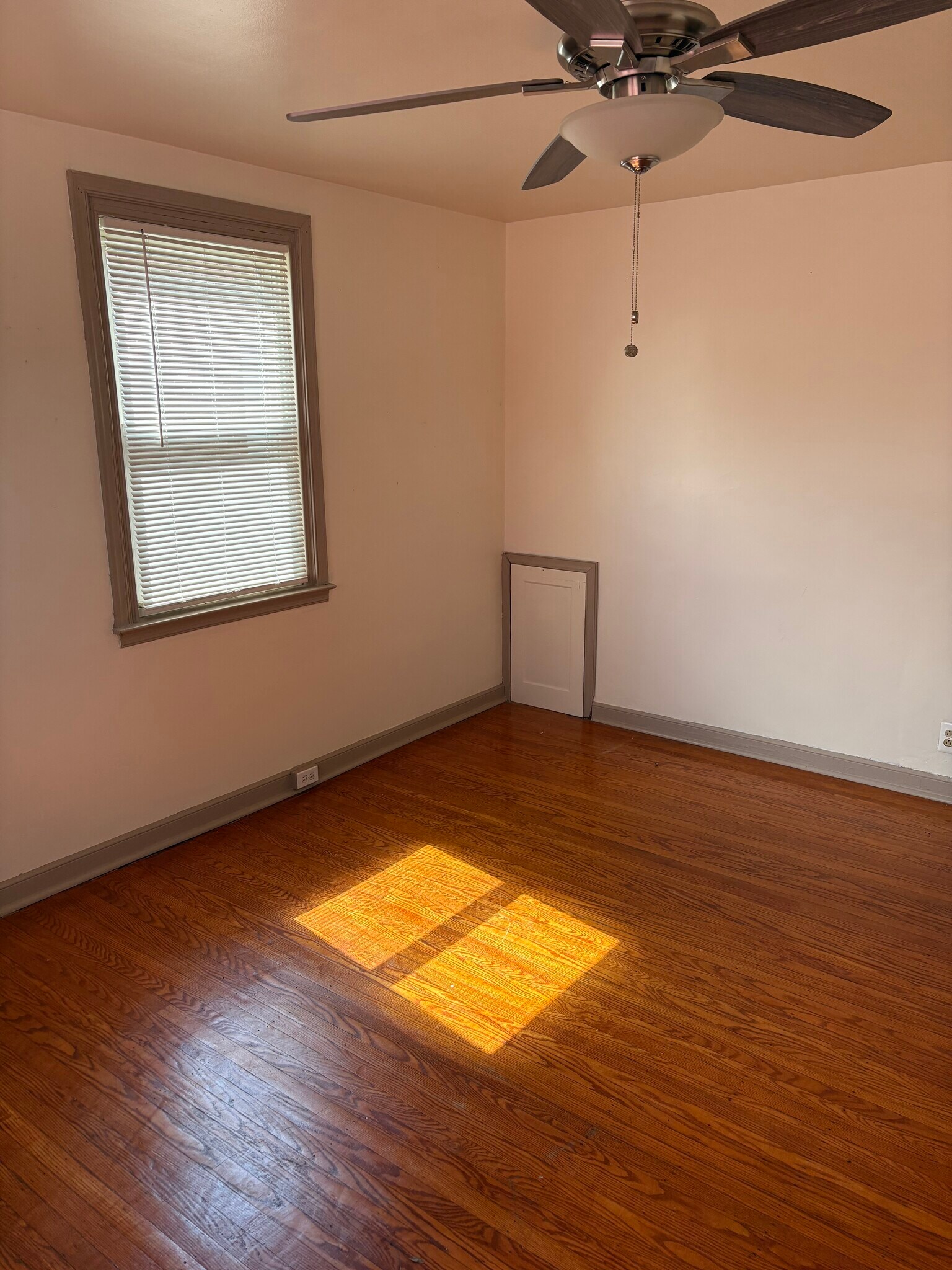 Building Photo - 1621 Murdoch Rd