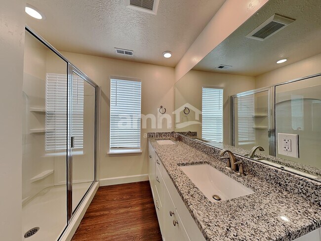 Building Photo - 2335 S Wild Horse Way