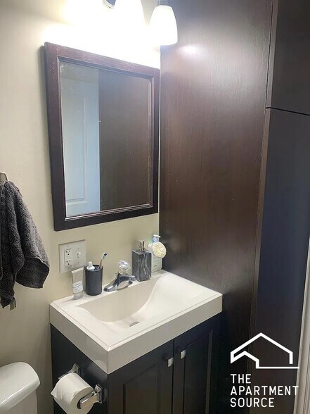 Building Photo - 1738 W Huron St