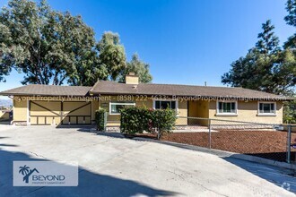 Building Photo - *** STUNNING SECLUDED SANTEE HOME ***SPACI...