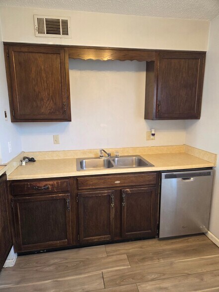 Building Photo - 8709 Countryshire Ln