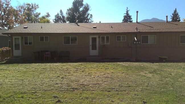 Building Photo - Pet-friendly 2-Bedroom in North Boulder