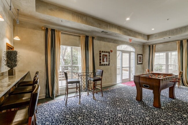 Building Photo - Brookhaven Condo