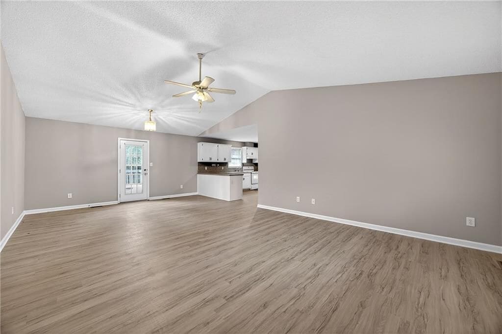 Building Photo - 175 White Tail Hills Dr