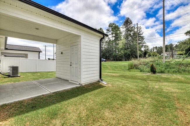Building Photo - 842 Feldspar