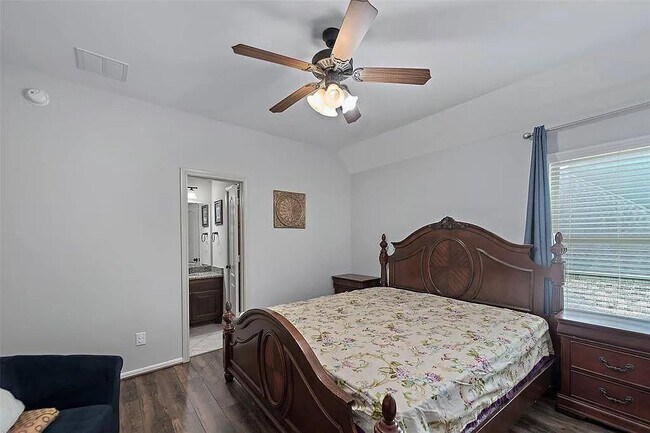Building Photo - 13714 Oak Harbor Bend