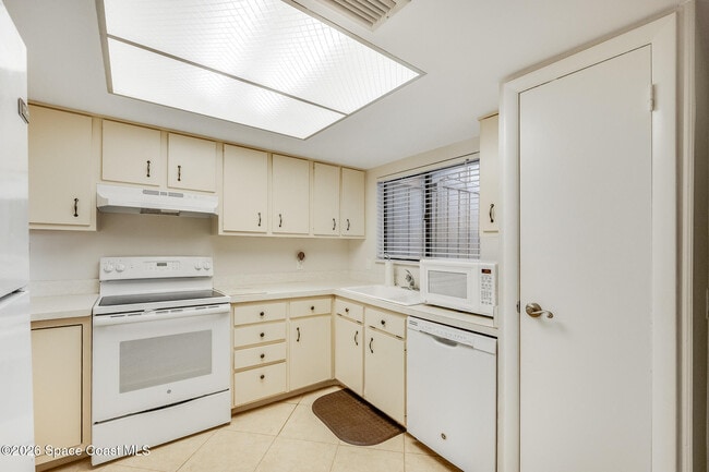 Building Photo - 1248 Admiralty Blvd