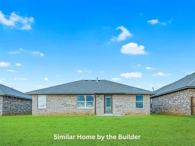 Building Photo - 1620 Highland Loop