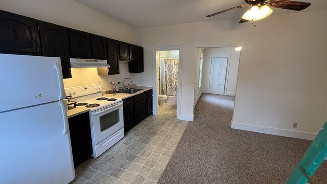 Building Photo - 706 Central Ave