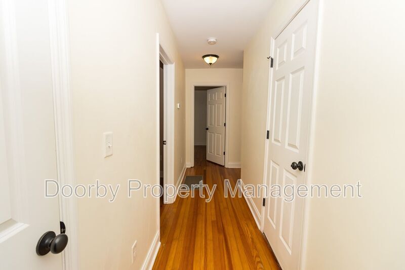 Building Photo - 1123 John Ross Rd