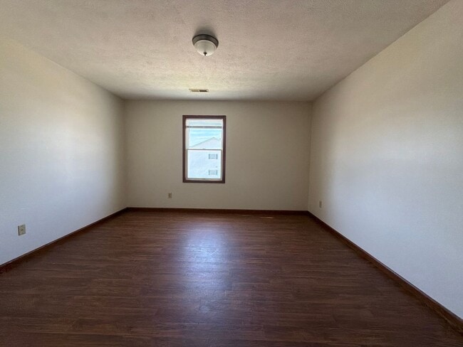 Building Photo - 209 Stonewall Ct