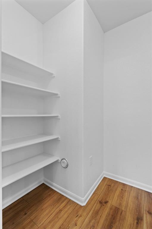 Building Photo - 348 Rend Dr