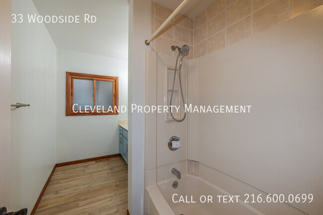 Building Photo - 33 Woodside Rd