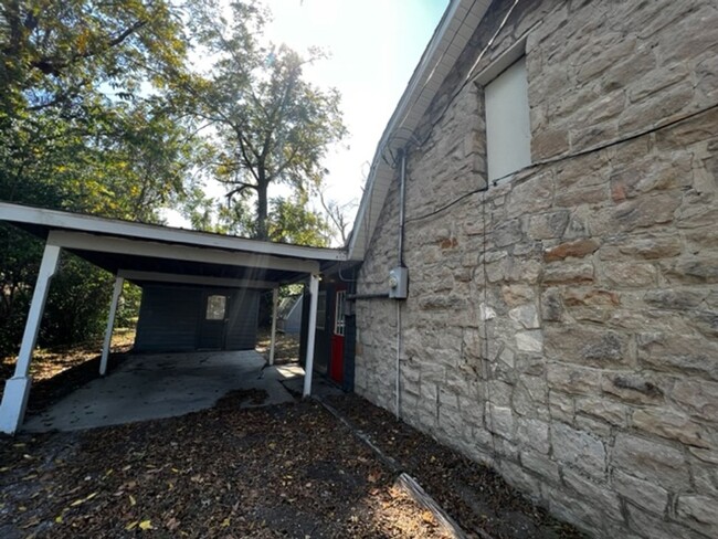 Building Photo - 3 Bedroom House on Worley