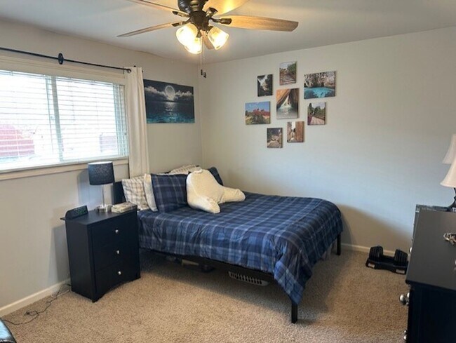 Building Photo - COMING SOON! Attractive Condo, Lots of Upgrades! Walk to UK! W/D, Off-Street Parking