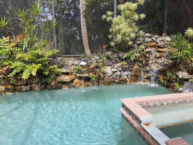 Building Photo - Annual unfurnished 3/2 SFH with pool in The Oaks!