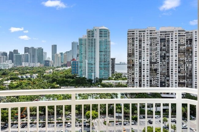 Building Photo - 2475 Brickell Ave