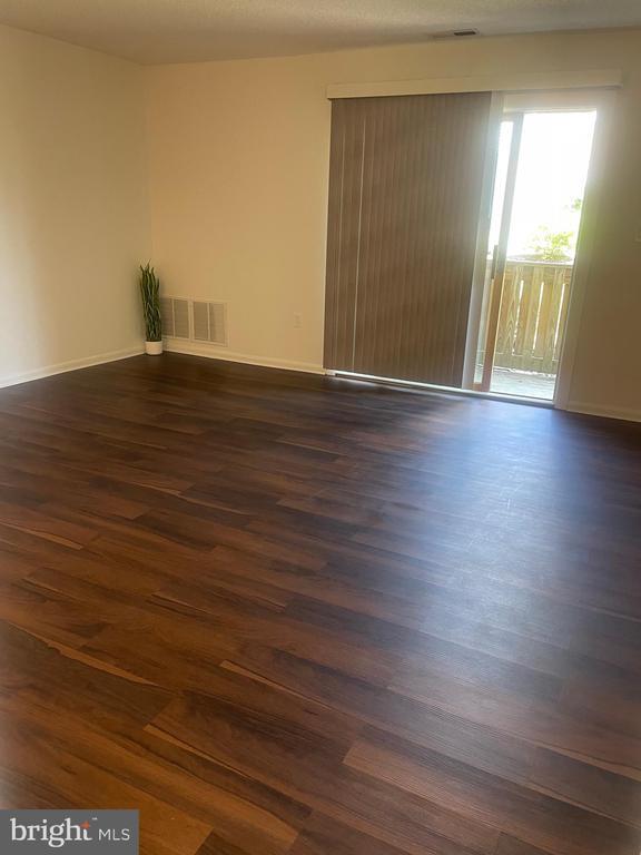 Building Photo - 1019 Ravens Crest Dr