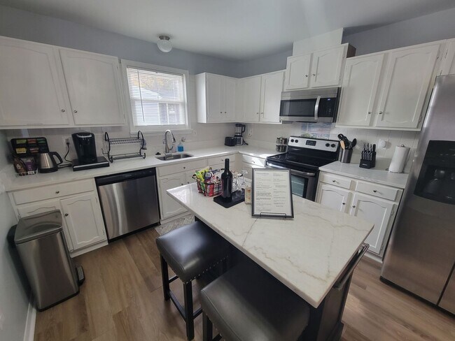 Building Photo - 202 Glen Rd