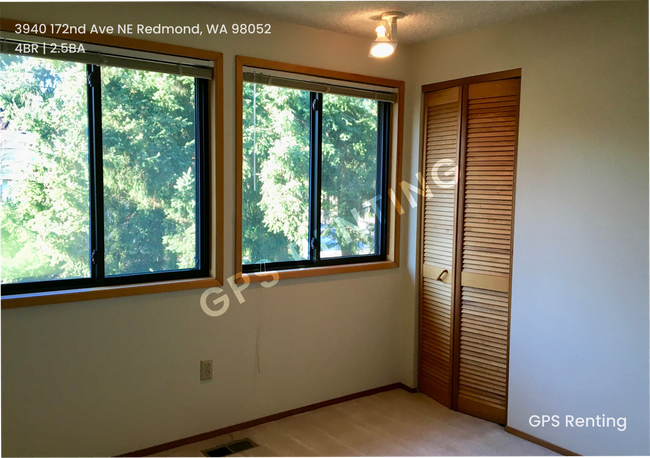Building Photo - Stunning Light-Filled Home on a 1/3 Acre C...