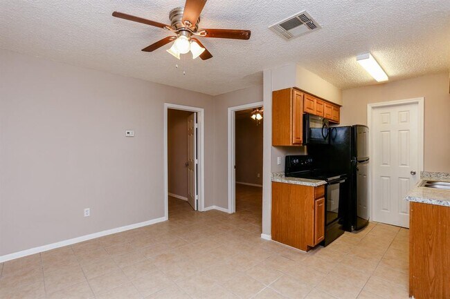 Building Photo - 14039 Eagle Pass St