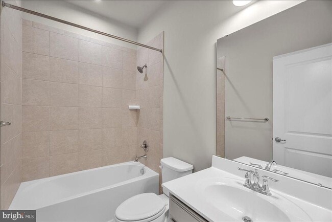 Building Photo - 2 Kohlmyer Dr