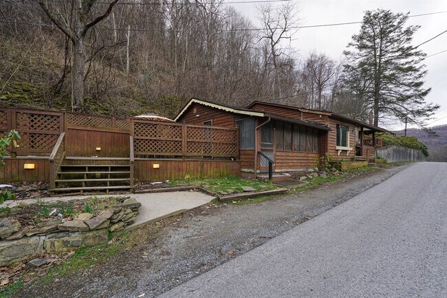 Building Photo - 72 Faulkner Rd