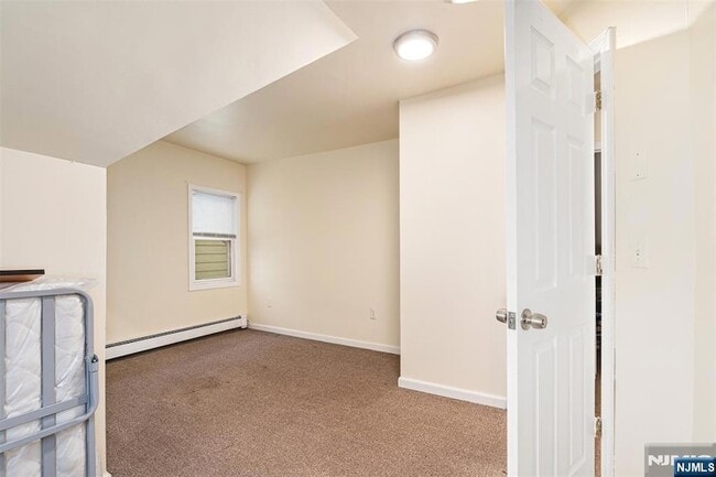 Building Photo - 53 Poplar Ave