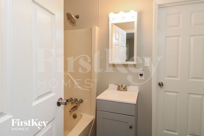 Building Photo - 3520 Langdale Dr