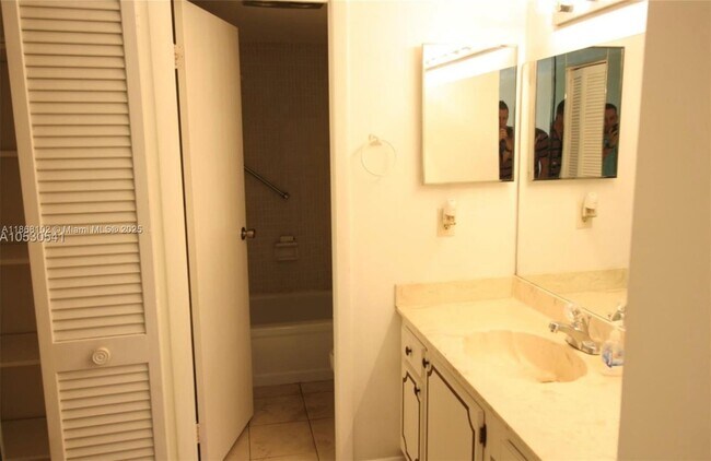 Building Photo - 6361 N Falls Cir Dr