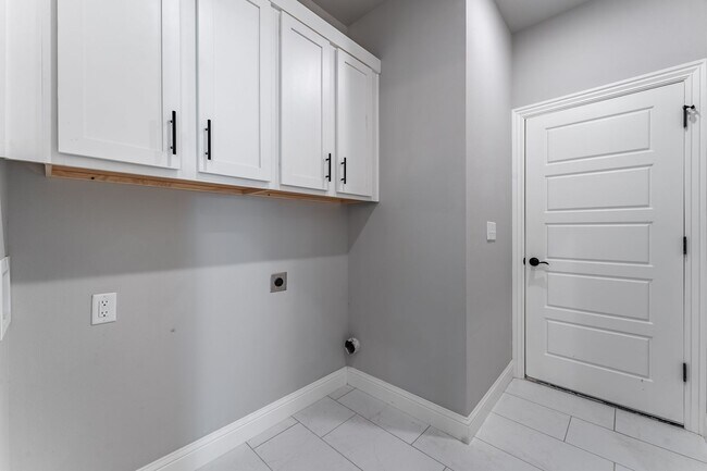 Building Photo - Newly Built Bentonville Home