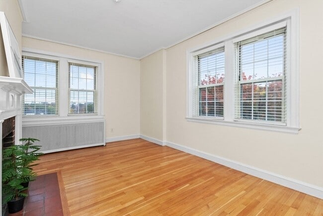 Building Photo - 3 Arlington St