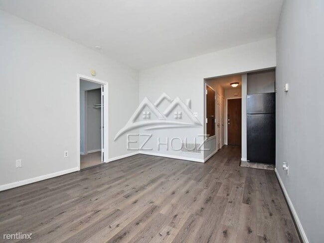 Building Photo - 2419 Greenmount Ave