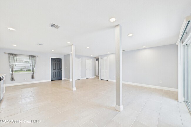Building Photo - 1500 Dorsal St