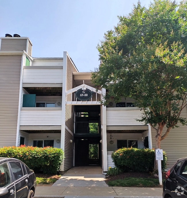 Building Photo - 600 Reusens Rd