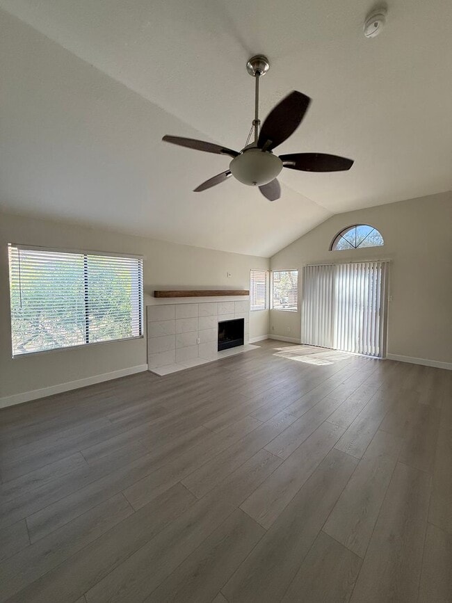 Building Photo - Tatum and Shea - Fully Remodeled Gated Condo that overlooks pool!