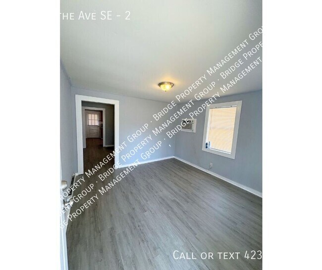 Building Photo - 1290 Blythe Ave SE