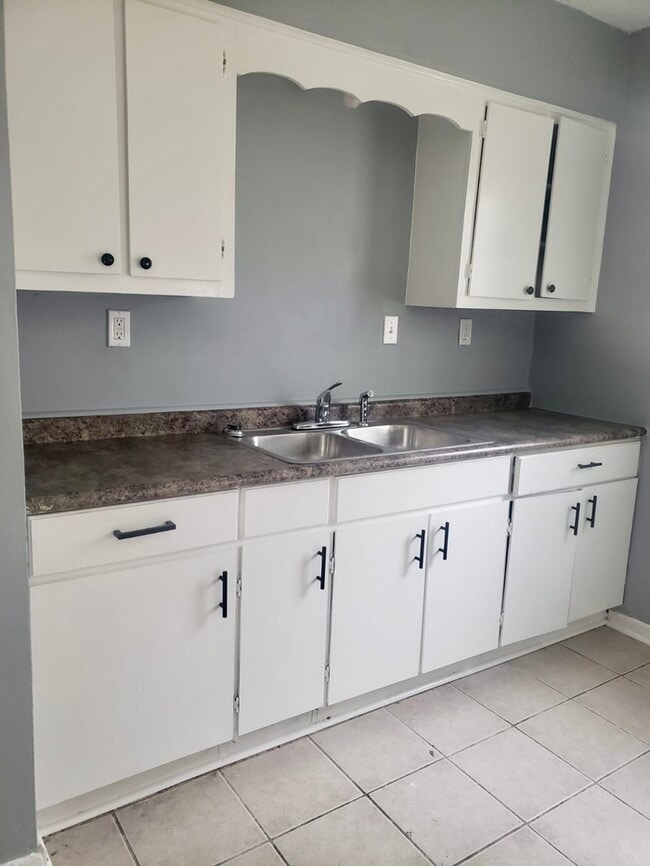 Building Photo - Newly Renovated Home For Rent