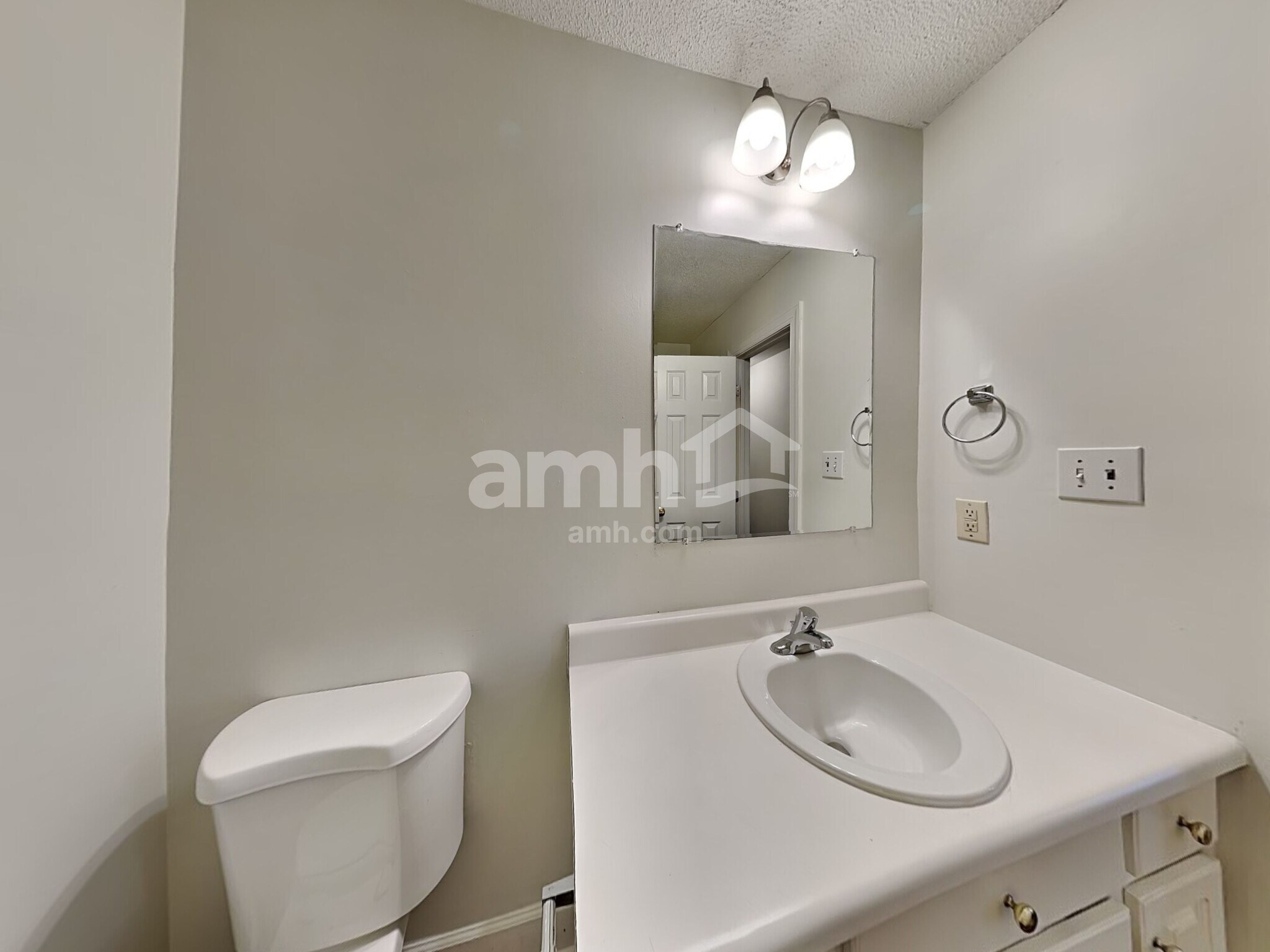 Building Photo - 803 Delray Ln