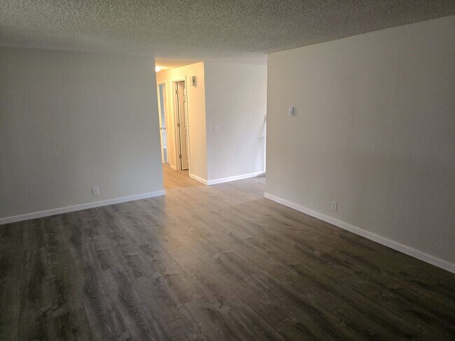 Building Photo - 2871ap