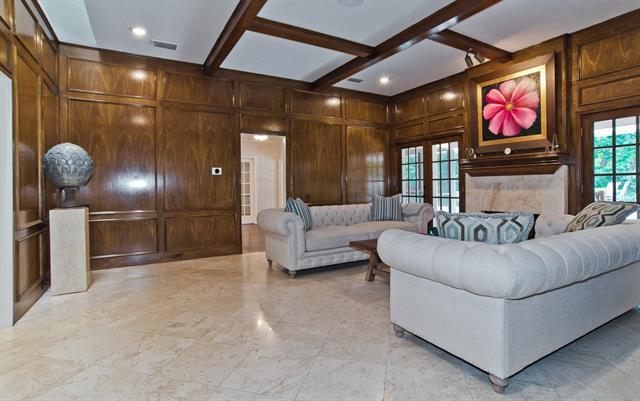 Building Photo - 15520 Bay Point Dr