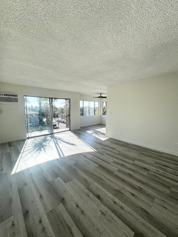 Building Photo - 1551 S Sherbourne Dr