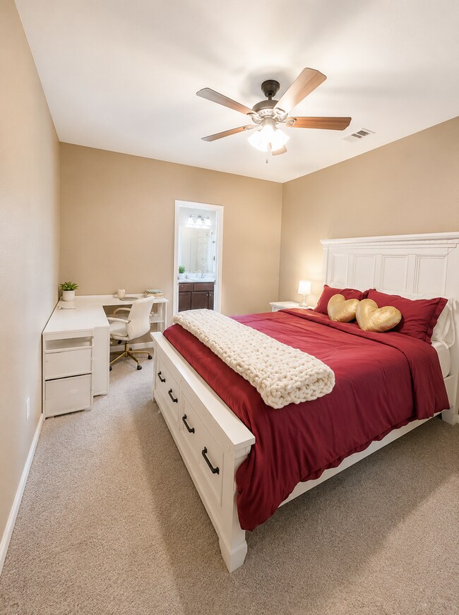 Building Photo - 3 Bed/3 Bath Barracks Townhome Available For Immediate Move In!!